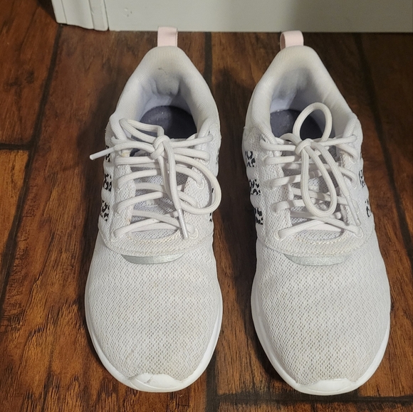 Adidas - Picture 2 of 3